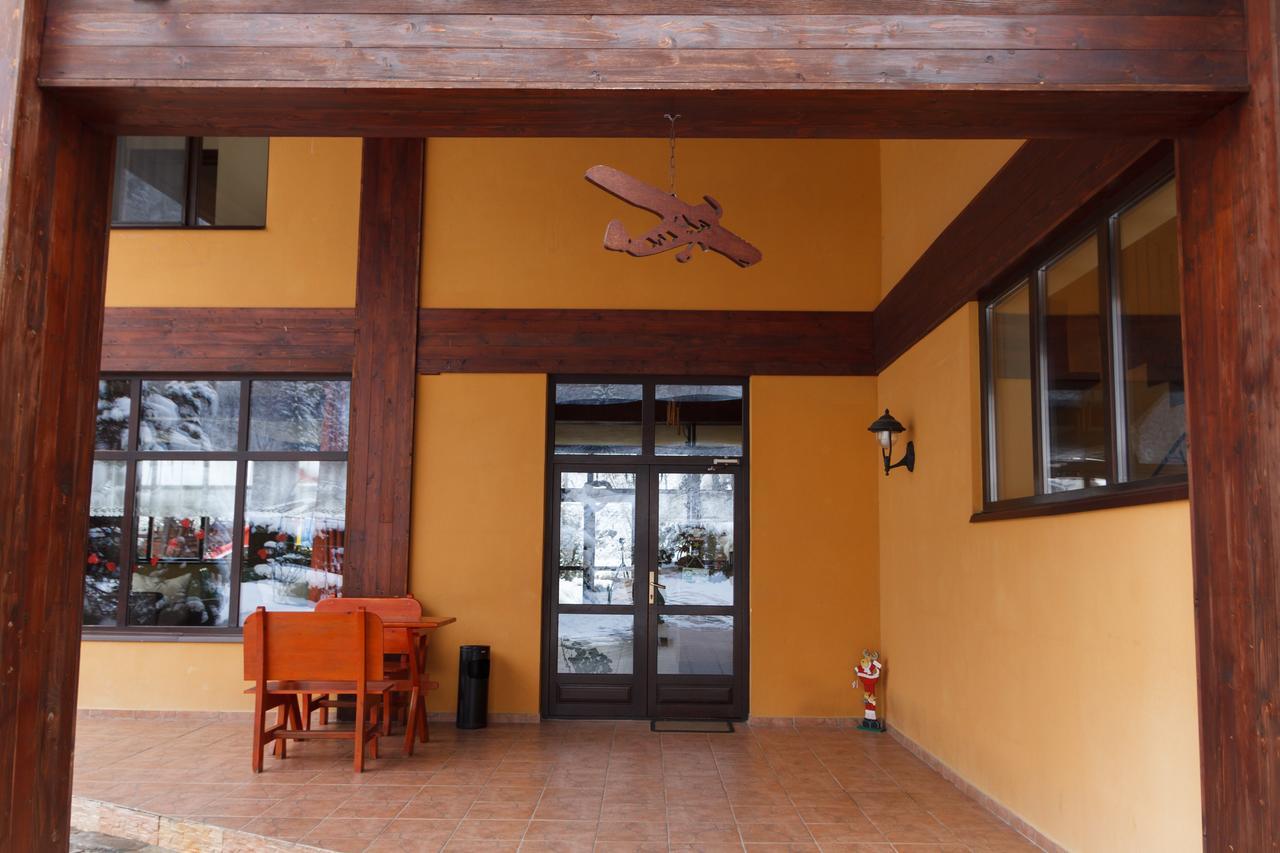 Pensiunea Adoro Moieciu de Jos Exterior foto